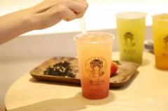 投资霸王茶姬加盟店有市场前景，是创业者的首选